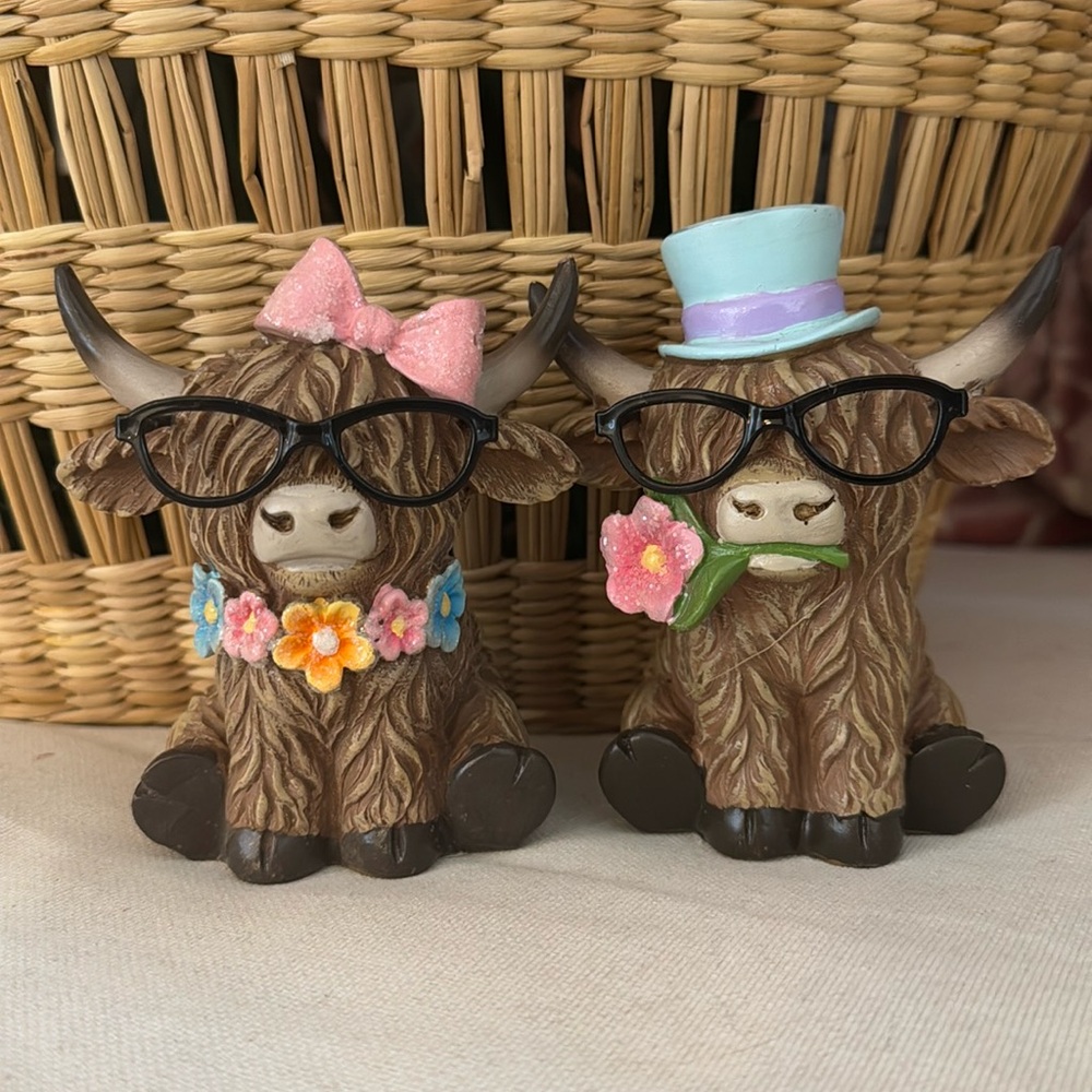 Highland cow Valentine’s Day pair love table top decor couple Easter